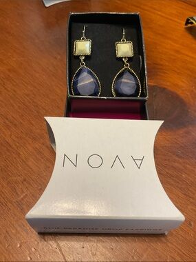Avon Signature Collection Navy Blue and light greenDrop Earrings